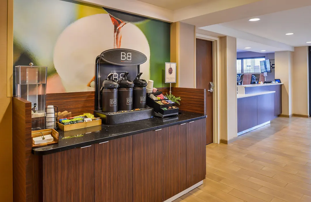 Fairfield Inn Rochester Airport-1